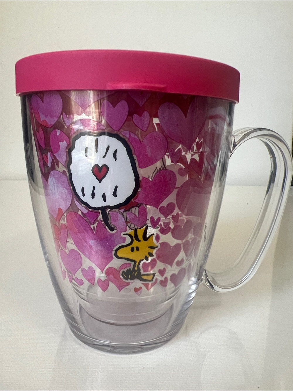 New- Tervis Peanuts Snoopy Valentine's "Hugs & Kisses" 24-ounce insulated mug - Picture 3 of 9